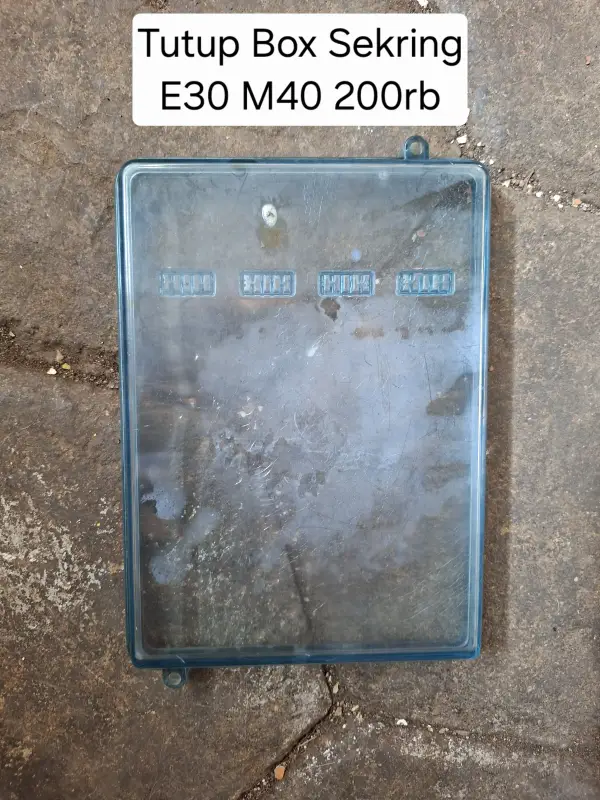 Tutup Box Sekring E30 M40